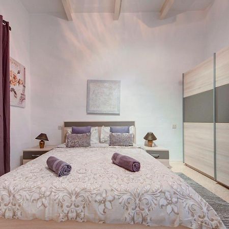 Valletta 2 Bedroom Sleeps 6 Apartment Walking Distance To Centre And The Sea Eksteriør billede