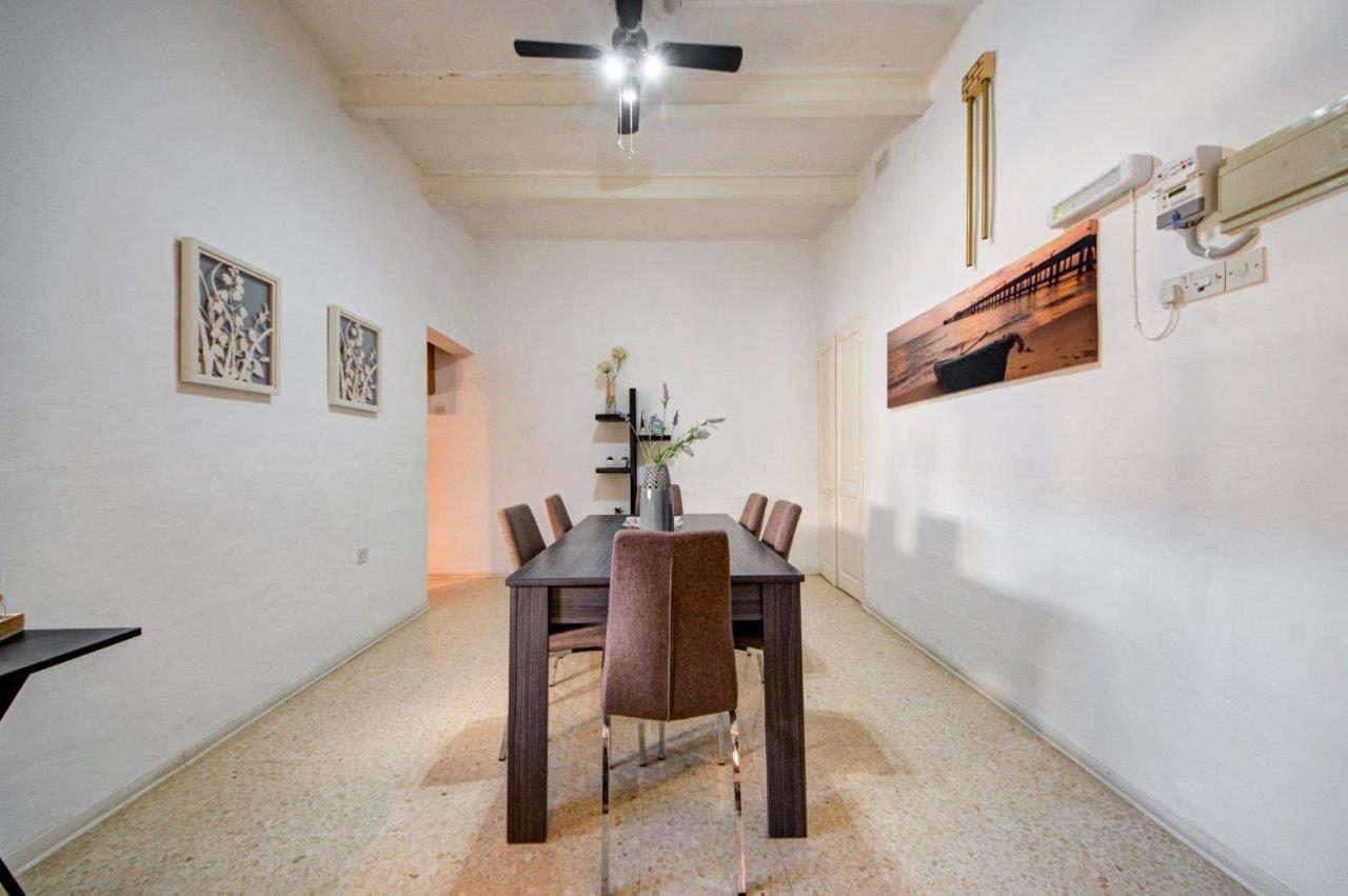 Valletta 2 Bedroom Sleeps 6 Apartment Walking Distance To Centre And The Sea Eksteriør billede